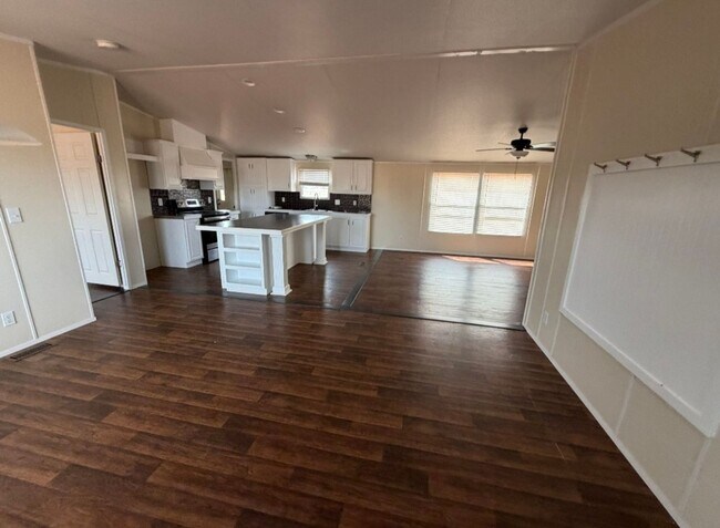 Building Photo - 3br 2ba on 1.5 acres in Blanchard!!