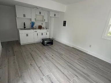 Building Photo - Beautifully Remodeled Tampa Rental | Prime Location
