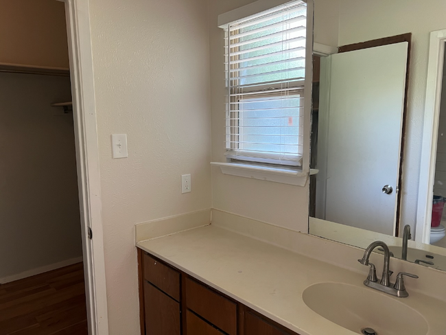 Building Photo - 5305 Indio Dr