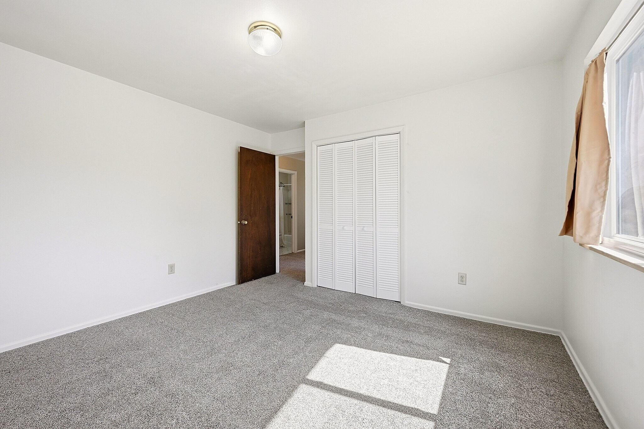 Building Photo - 9547 W Kentucky Dr