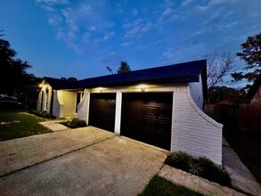 Building Photo - 15218 Falcon Ridge Dr