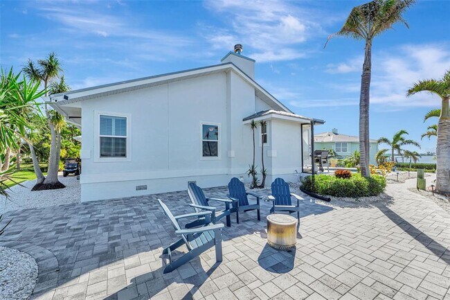 Building Photo - 2287 Bayshore Rd