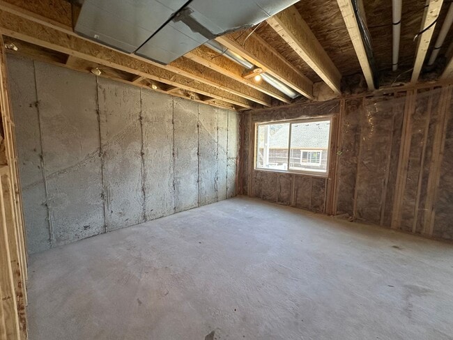 Building Photo - 5260 Acacia Dr