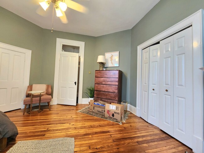 Building Photo - Elegant, spacious, modern Victorian in the...