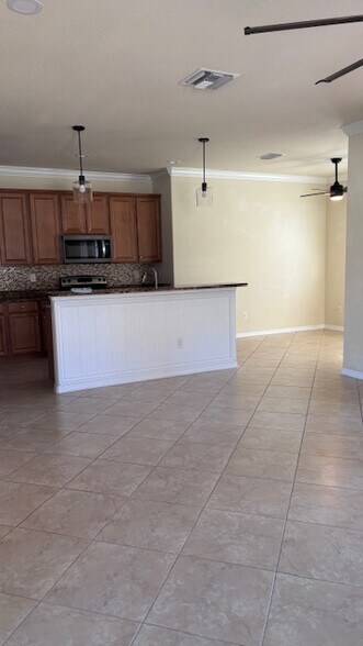 Building Photo - 3984 Treasure Cove Cir