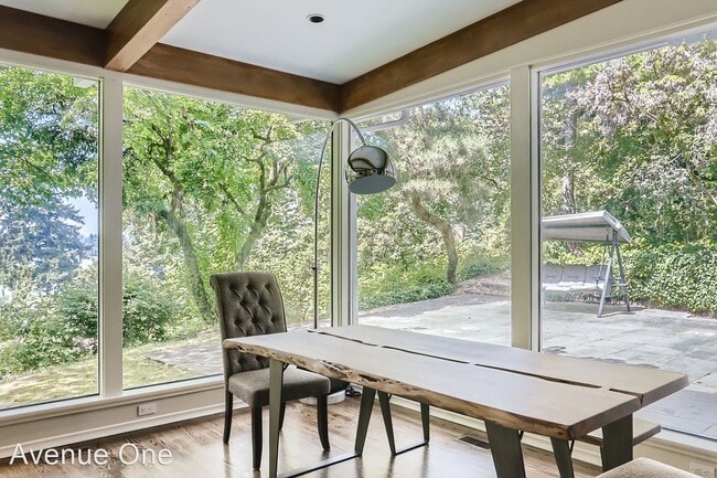 Building Photo - 4 br, 3 bath House - 10204 SE 27th St