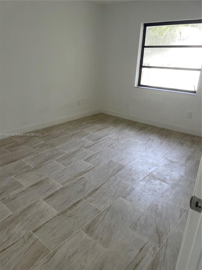 Building Photo - 8550 SW 149th Ave