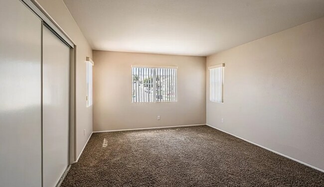 Building Photo - Gorgeous Four Bedroom Three Bathroom Home in Winchester