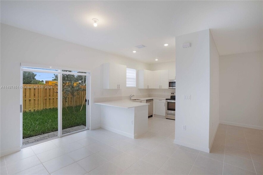 Building Photo - 16205 SW 288th Ter