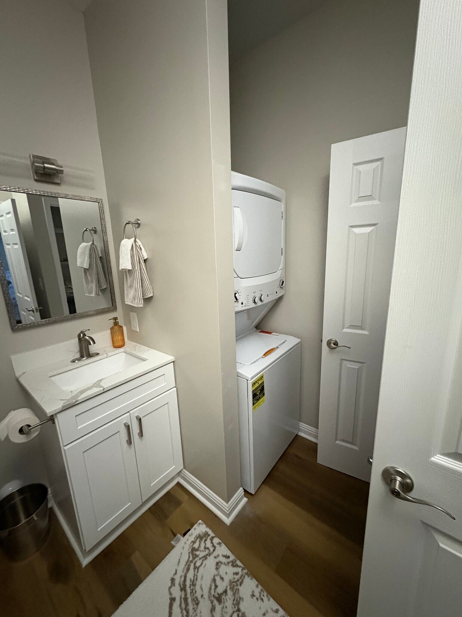 Building Photo - 111 E Main St