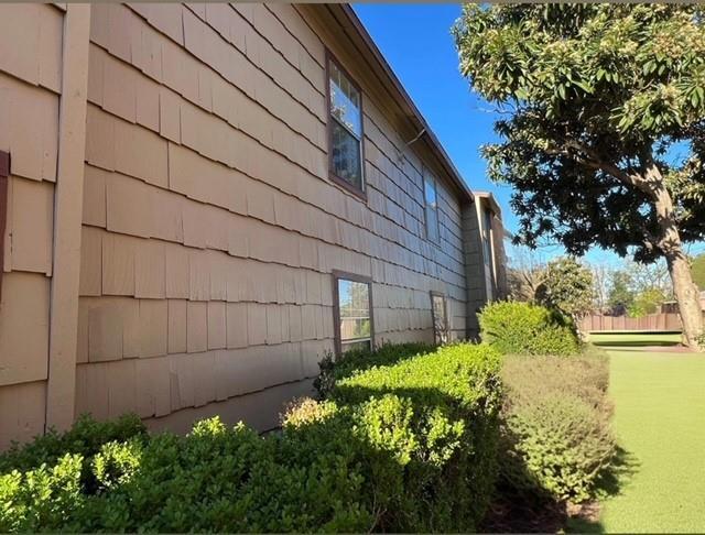 Building Photo - 9101 Country Creek St