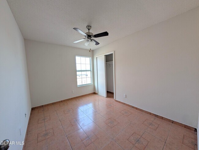 Building Photo - 5857 W Valley Cir