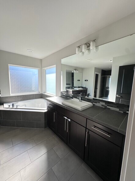 Building Photo - 16808 1st Ave W