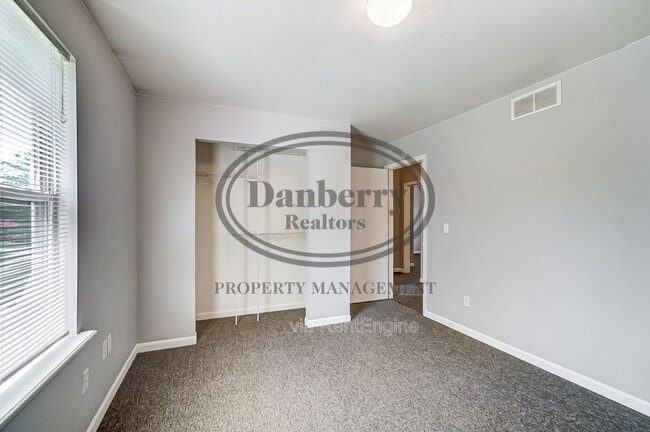 Building Photo - 3571 Turret Green Dr