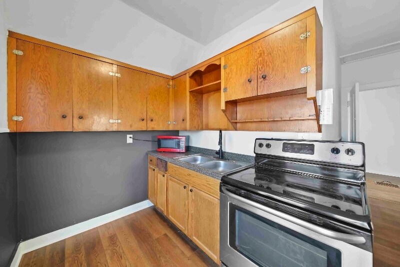 Building Photo - 153 1/2 N Main St