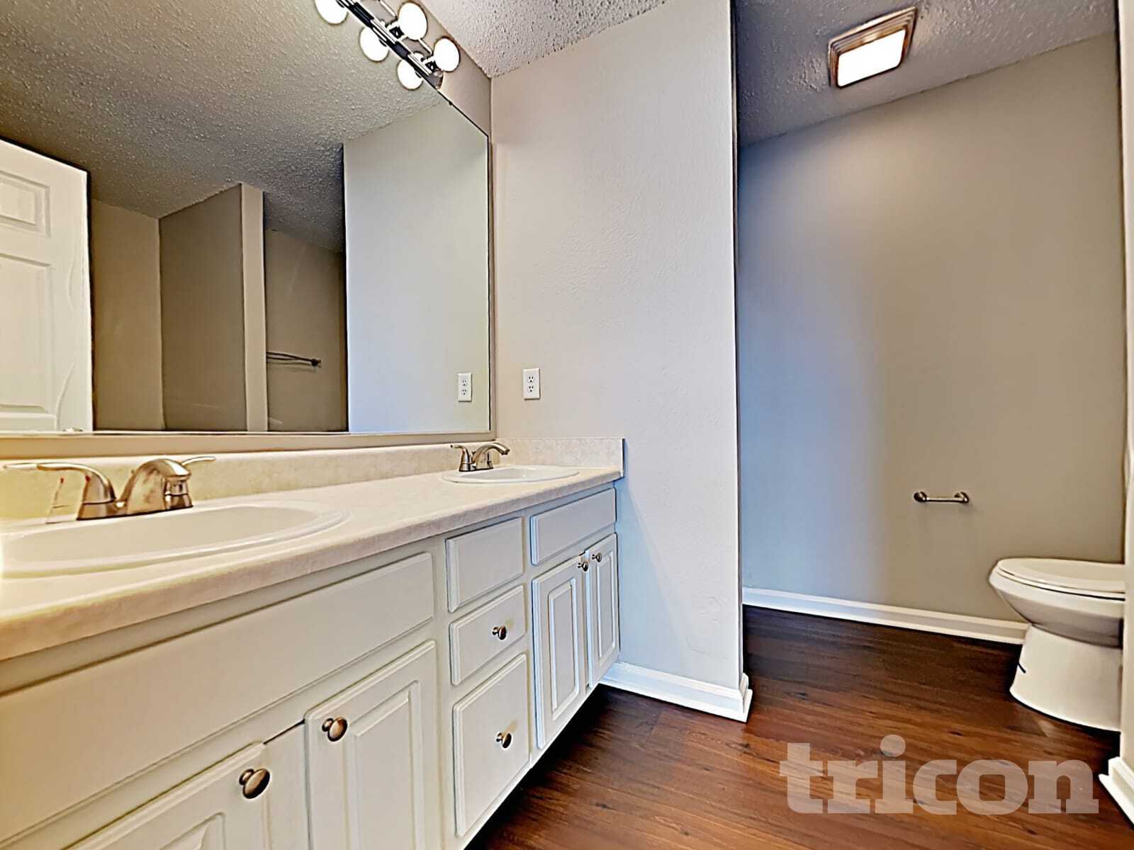 Building Photo - 3916 Roundwood Dr