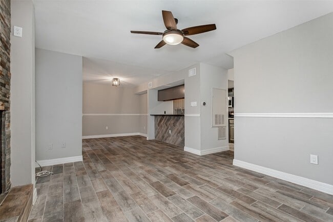 Building Photo - 13109 Burninglog Ln