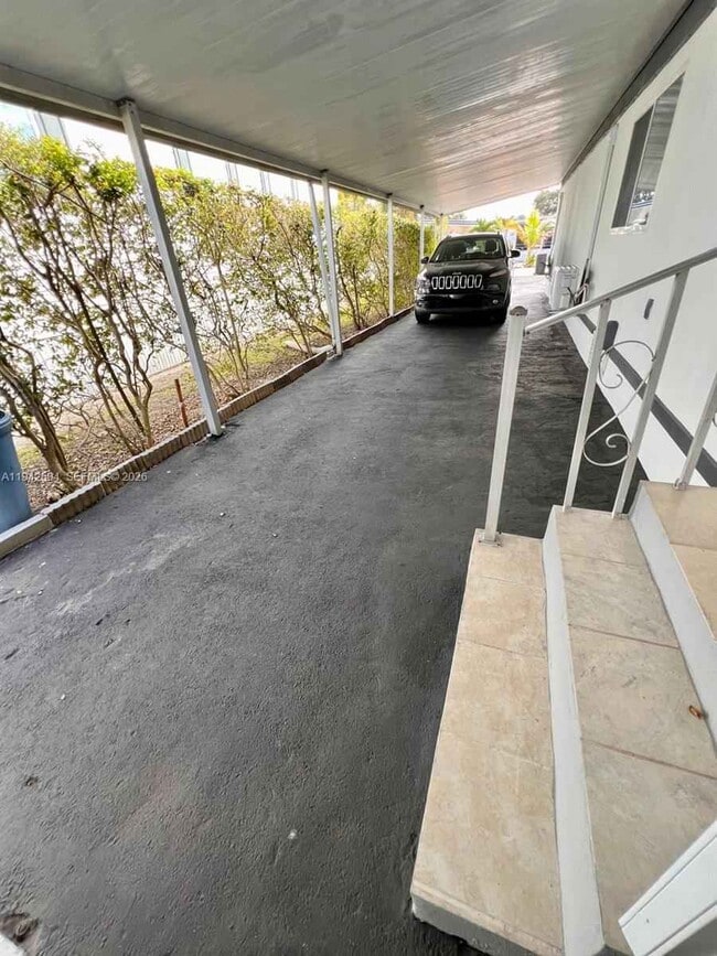 Building Photo - 2901 SW 58th St