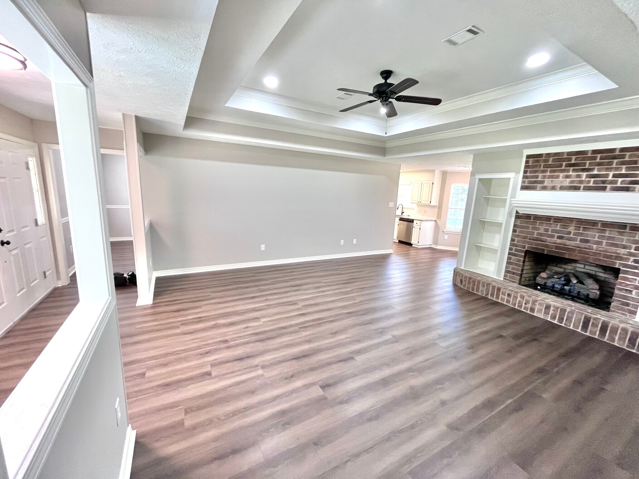 Building Photo - 2235 Millwood Dr