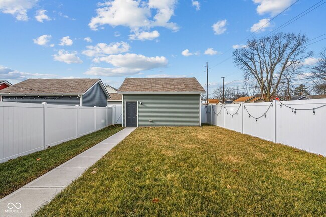 Building Photo - 366 Steeples Blvd