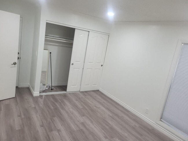Building Photo - Lovely Cypress townhouse available, garage...