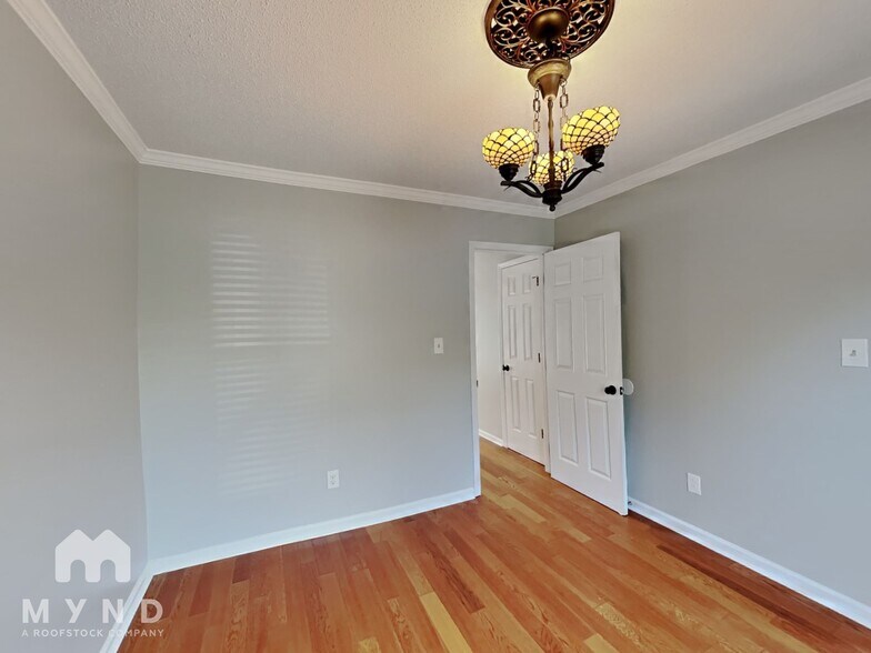 Building Photo - 4012 Iron Horse Rd