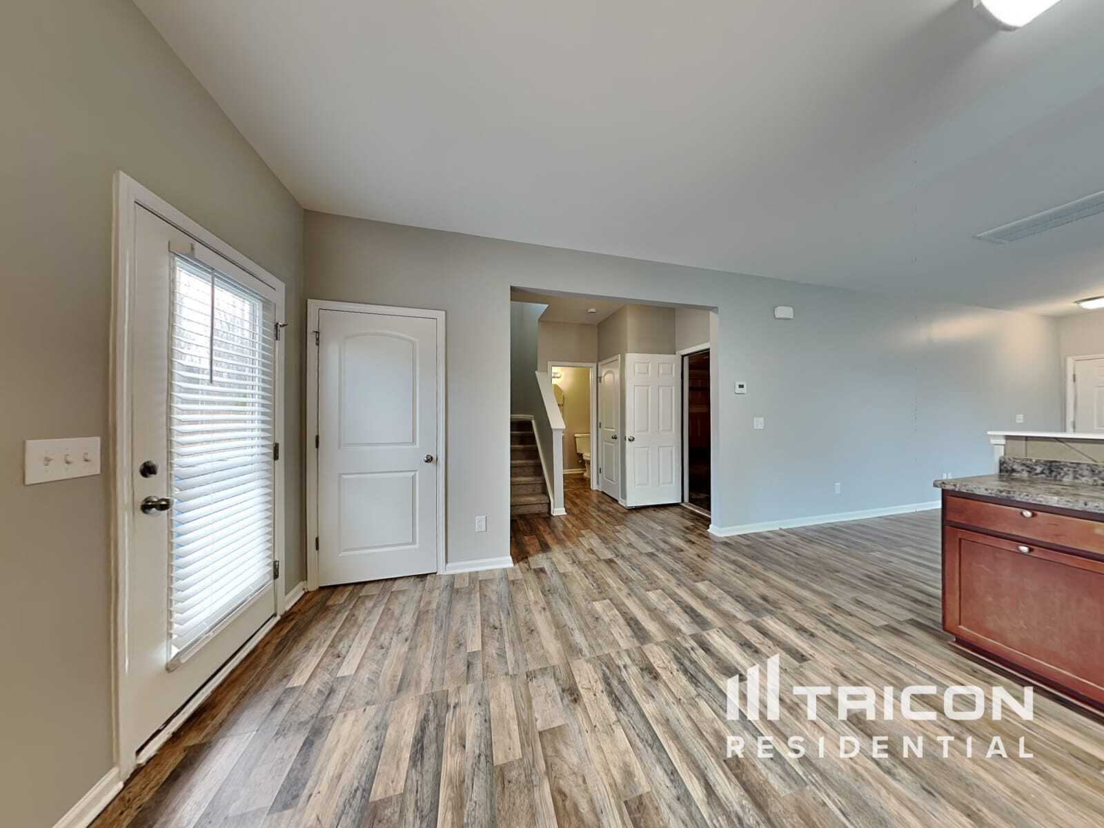 Building Photo - 918 Robys Pl