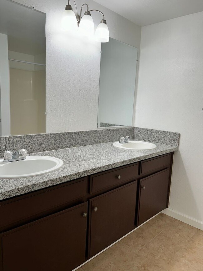 Building Photo - 816 Capehart Ct