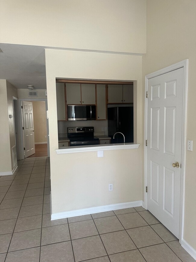 Building Photo - 1350 Castelnau Ct