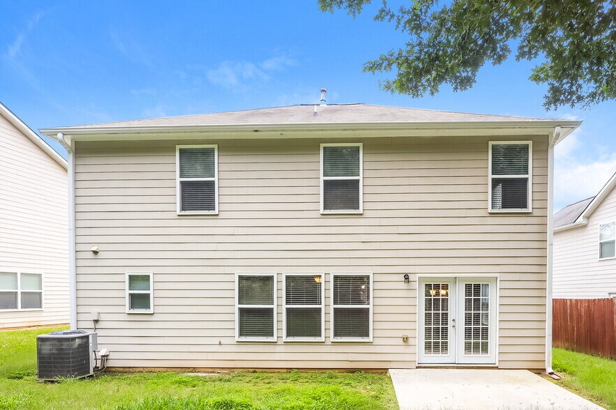 Building Photo - 2080 Valley Creek Dr