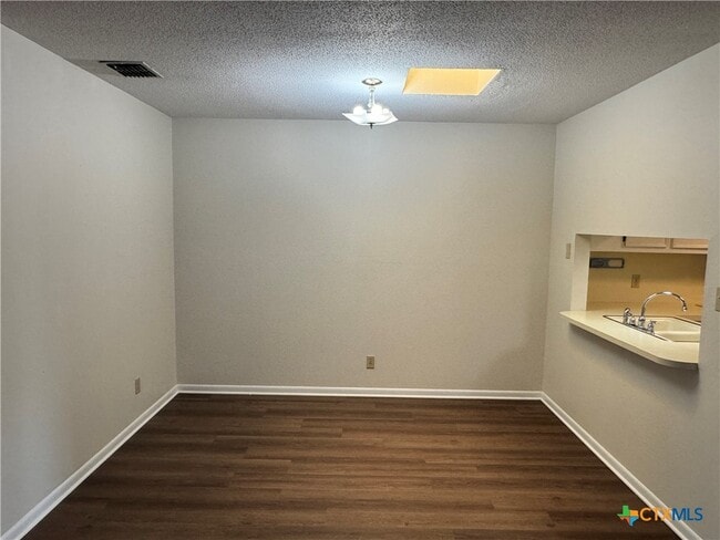 Building Photo - 118 Rattan Dr