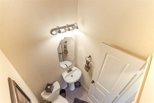 Building Photo - 18311 Red Oak Manor Ln