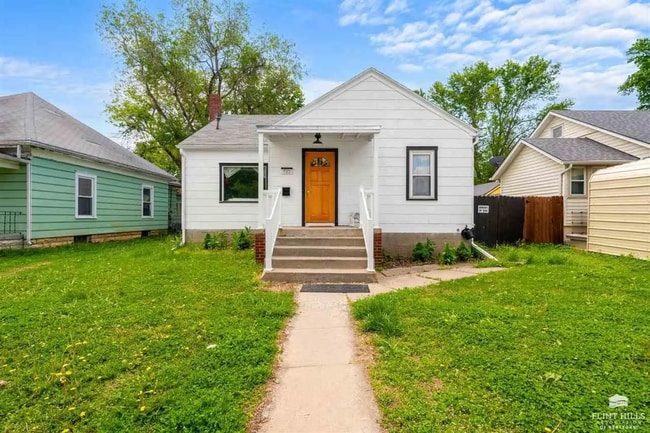 Primary Photo - Charming Single Family Home!