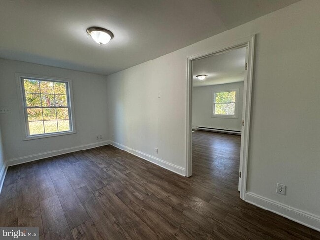 Building Photo - 1581 Skinners Turn Rd