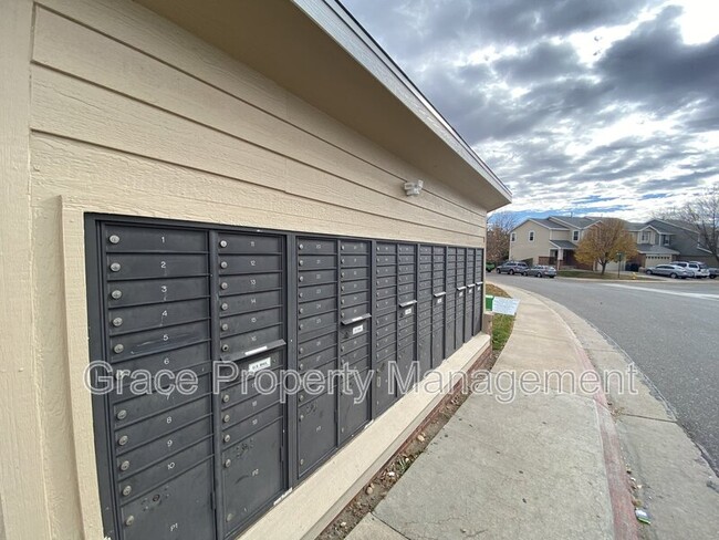 Building Photo - 9378 Garfield Way