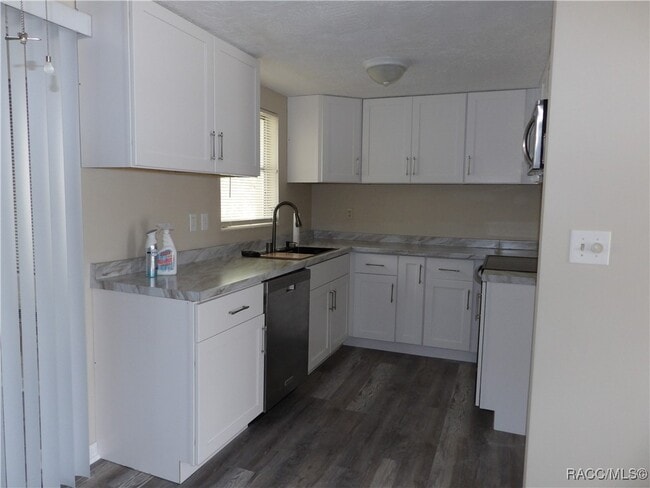 Building Photo - 15 Taft St