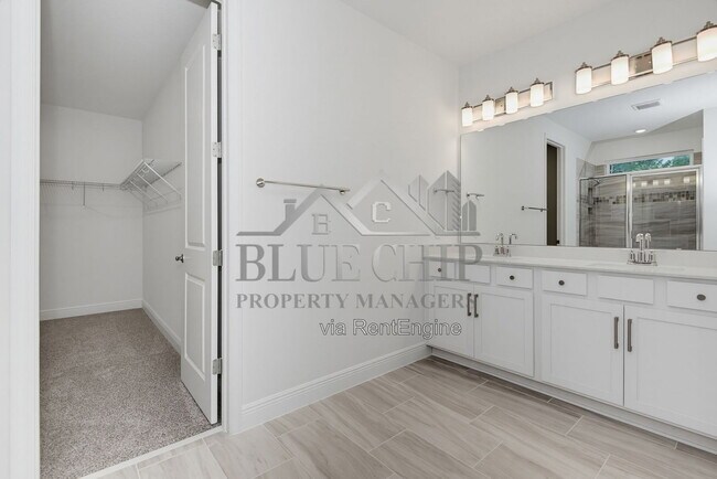 Building Photo - 1217 Pampus Dr