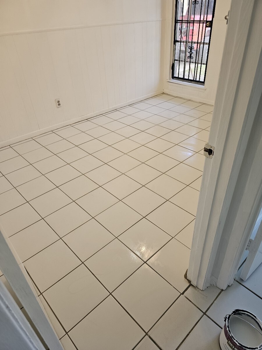 Building Photo - 538 Glenvale Dr