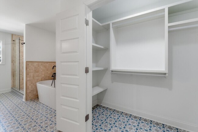 Building Photo - 203 Oceola Ave