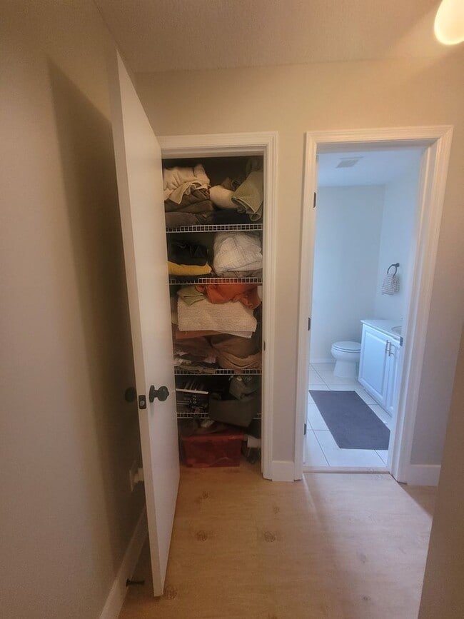 Building Photo - Modern 3 Bed, 2 Bath Home in Chelsea Parc ...
