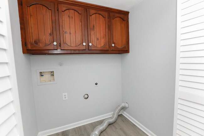 Building Photo - Charming apartment for rent in Chesapeake!