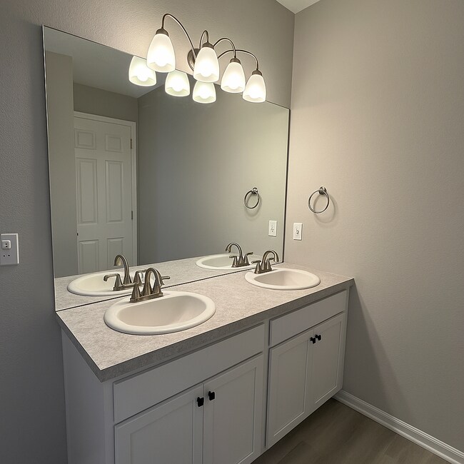 Building Photo - Spacious & Modern Layout – Perfect for Ent...
