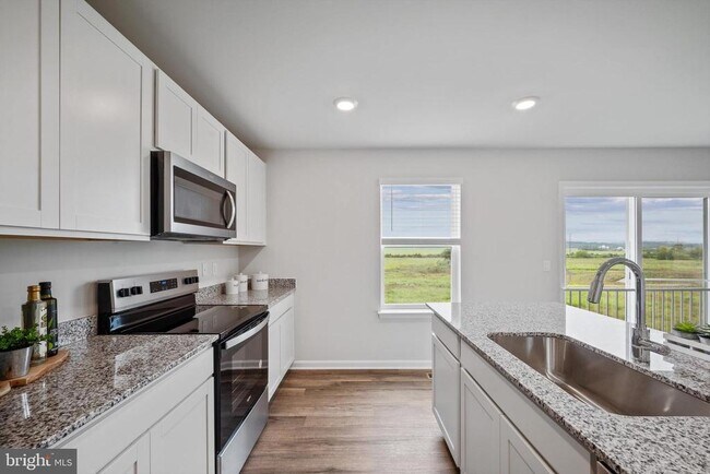 Building Photo - 116 Woodford Dr