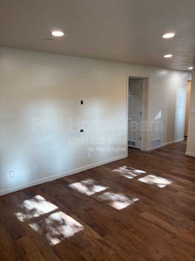 Building Photo - 6068 2850 W St