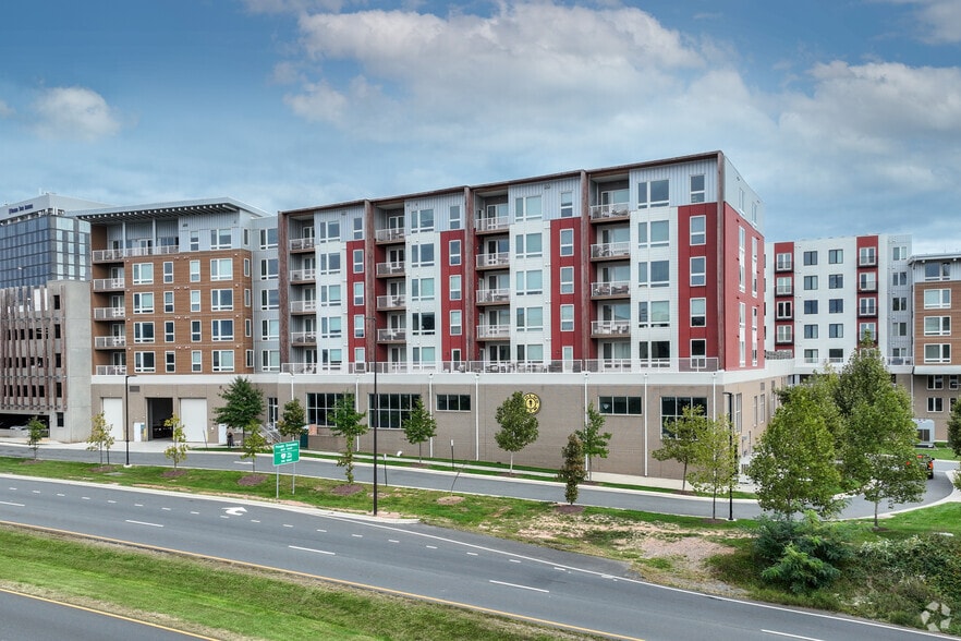 Primary Photo - The Point at Rise