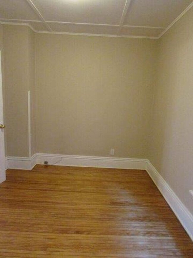 Building Photo - 1129 Williamson St