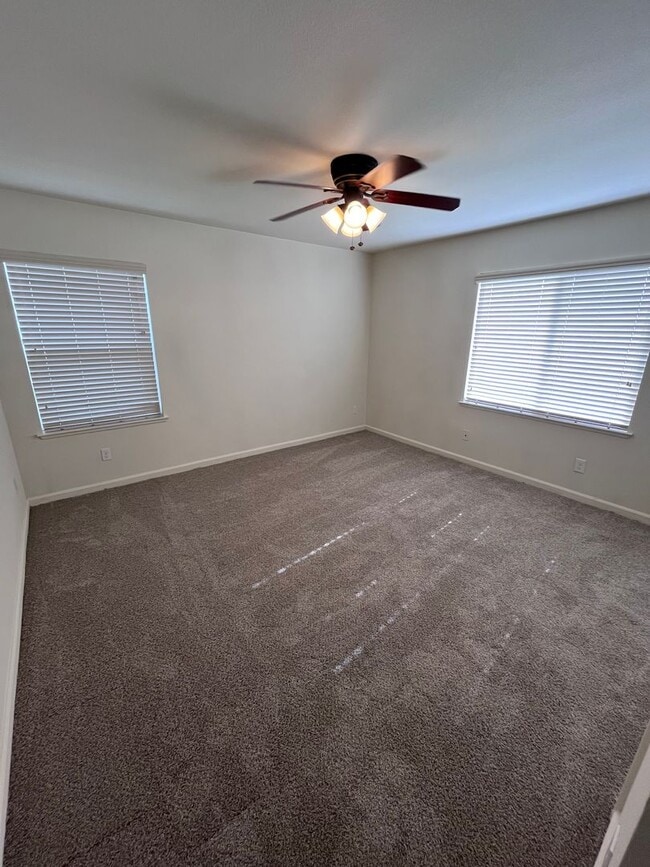 Building Photo - NICE UPDATED HOME IN SACRAMENTO!!