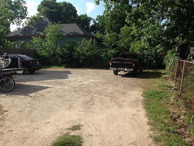 Building Photo - 2107 Sumpter St