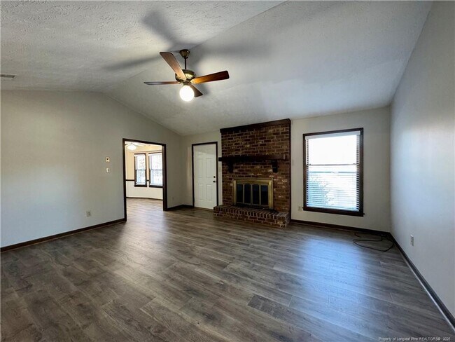 Building Photo - 389 Conifer Dr