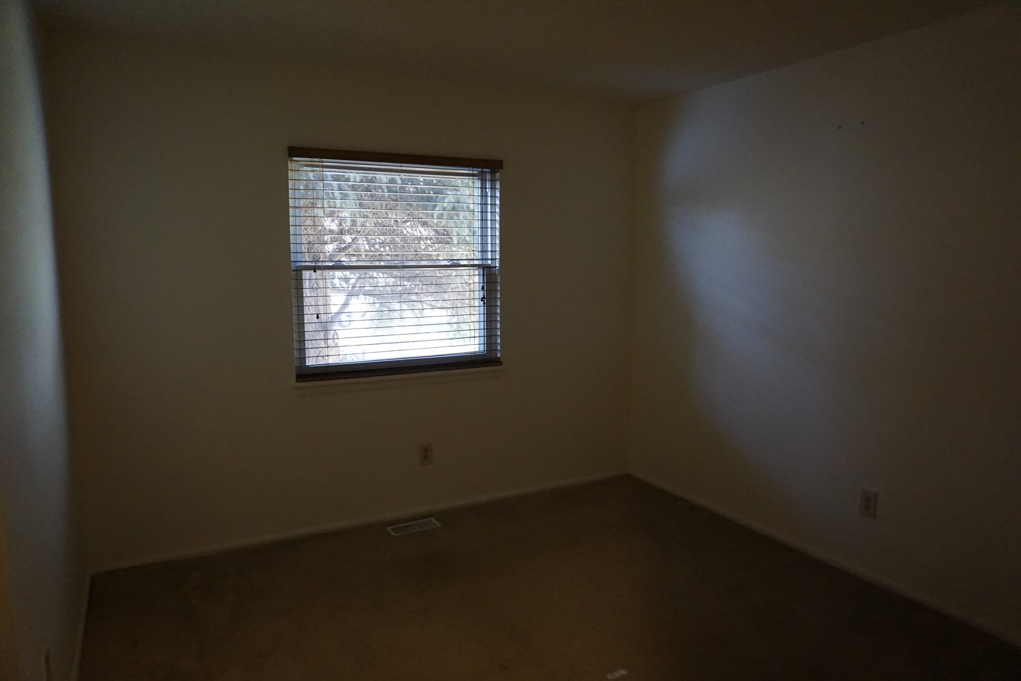 Building Photo - 16056 E Oxford Dr